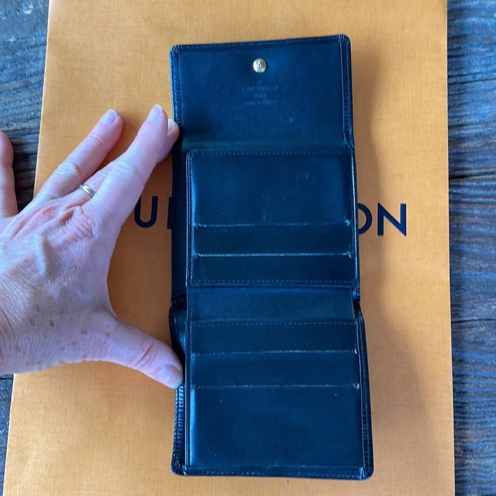 Louis Vuitton Epi Saffiano leather tri-fold wallet black w/gift box and dust bag